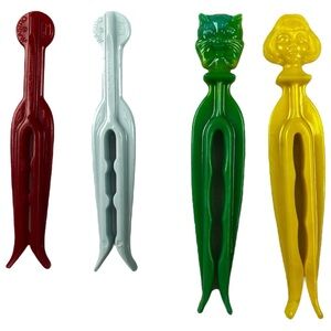 Vintage 50s Mastro & Rogers Clean Grip Hard Plastic Clothes Pins Pegs Cat Girl